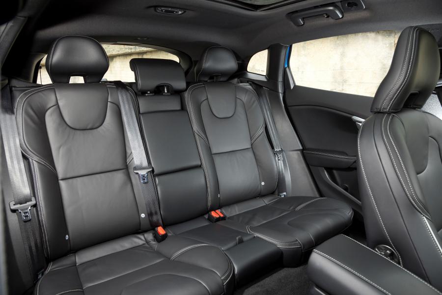  Volvo V40 D4 R-Design 2016 года  (фото 19 из 30)